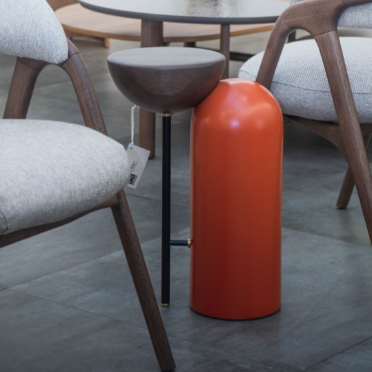 PILAO SIDE TABLE