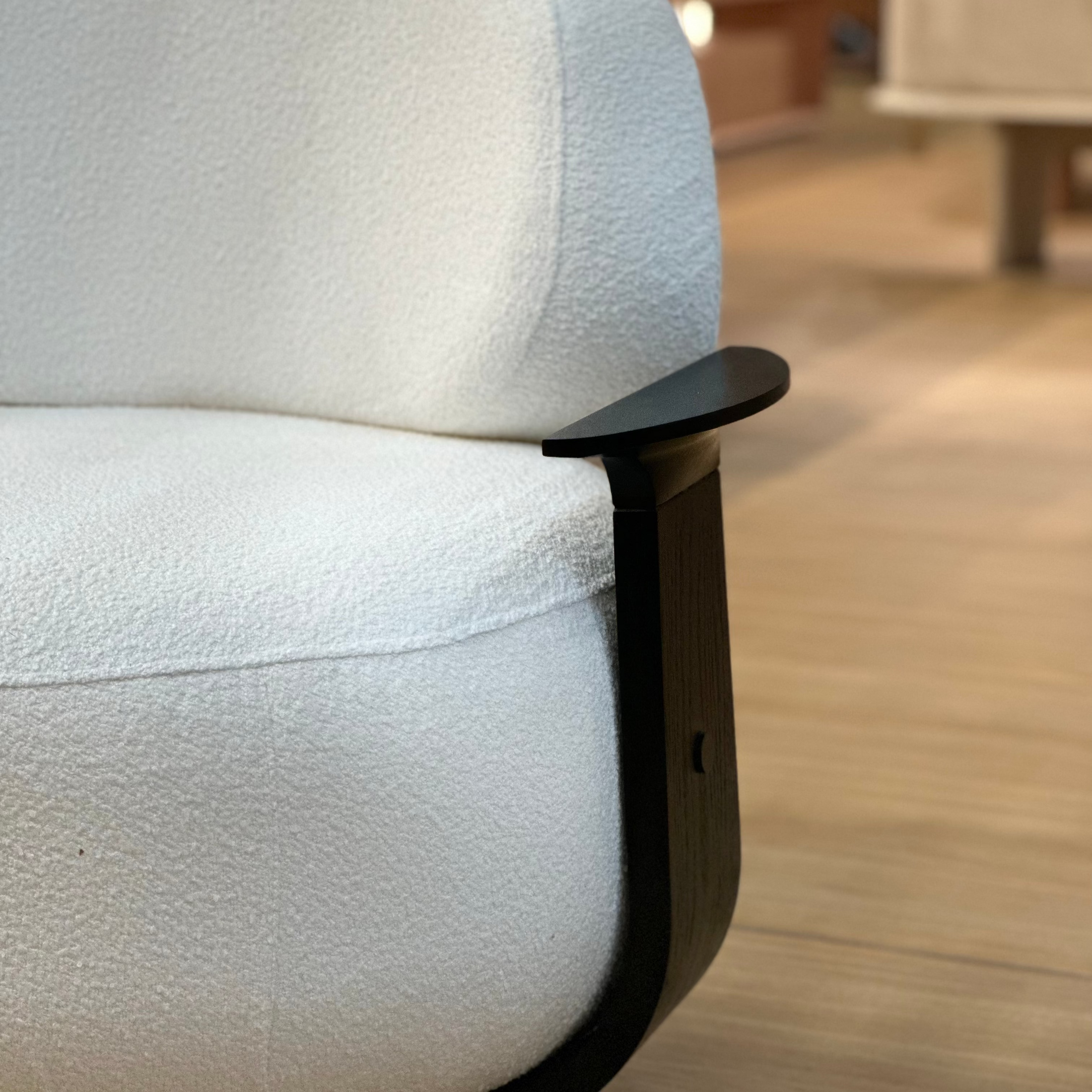 UBA ARMCHAIR